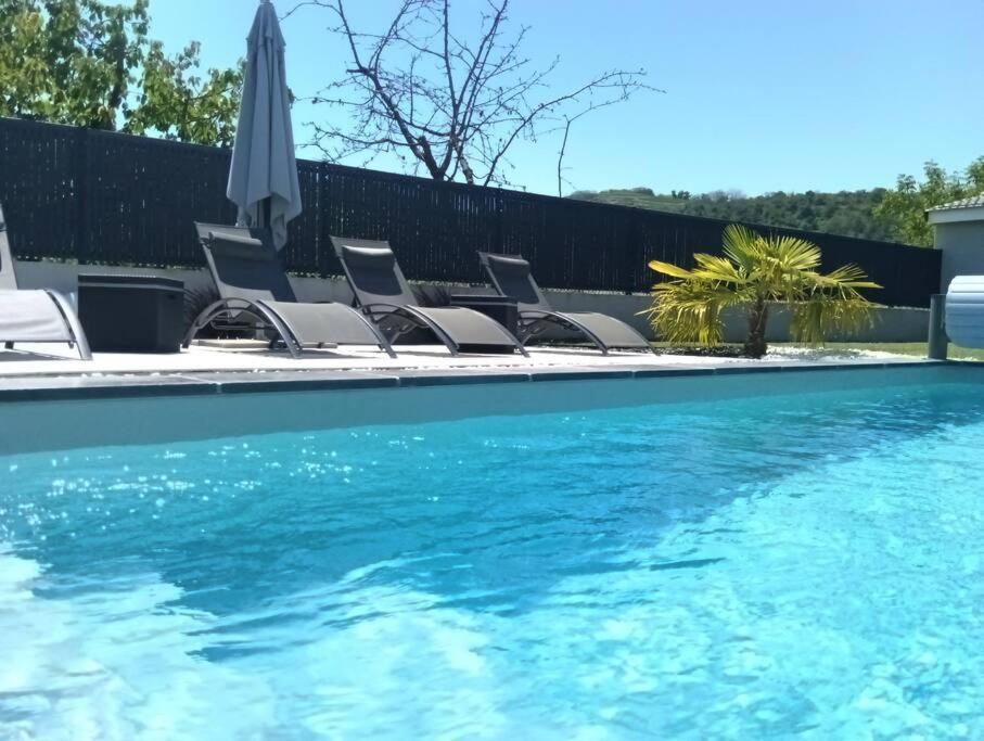 Chambre & Sdb Privee Avec Piscine En Bord De Via Rhona Sarras Zewnętrze zdjęcie
