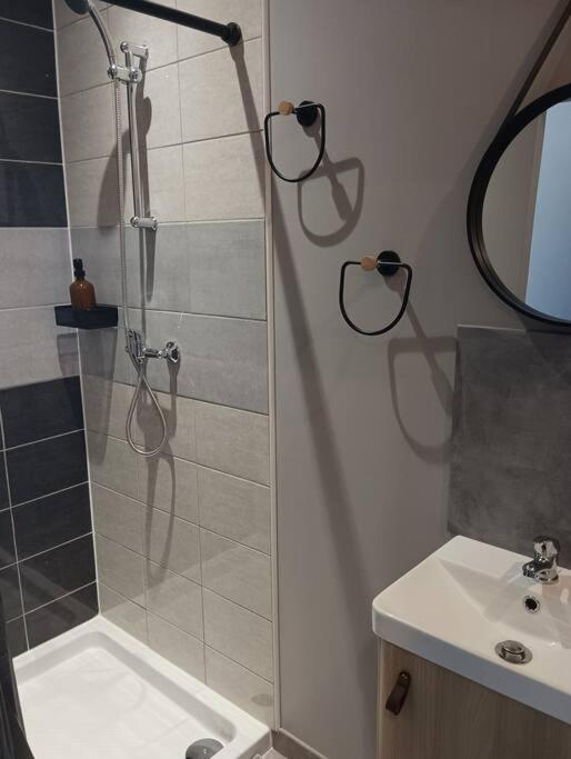 Chambre & Sdb Privee Avec Piscine En Bord De Via Rhona Sarras Zewnętrze zdjęcie